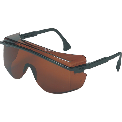Lunettes de s&eacute;curit&eacute; Uvex Astrospec OTG 3001, Lentille Grise/fum&eacute;e, Anti-&eacute;gratignures, ANSI Z87+/R&eacute;pond ou surpasse la norme CSA Z94.3 Groupe Belzile Dickner