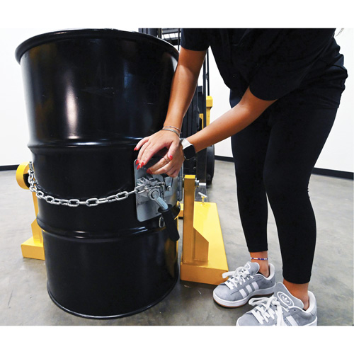 Porte-baril pour chariot &agrave; fourche, Pour 55 gal. US (45,8 gal imp&eacute;rial) Groupe Belzile Dickner