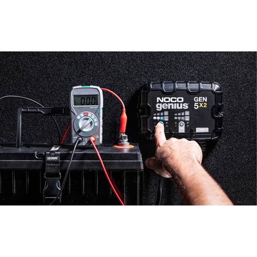 Chargeur de batterie embarqu&eacute; &agrave; 2 sorties de 10 amp&egrave;res Gen5X2 Genius Groupe Belzile Dickner