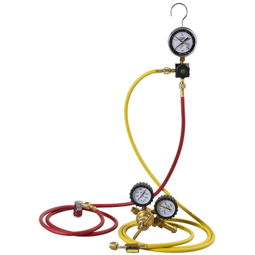 Ensemble pour test de fuite dazote pour climatisation automobile avec r&eacute;gulateur Groupe Belzile Dickner