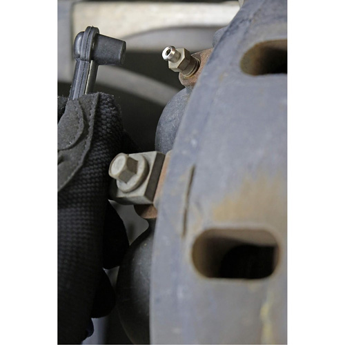 Trousse dentretien automobile et de purge de freins Groupe Belzile Dickner