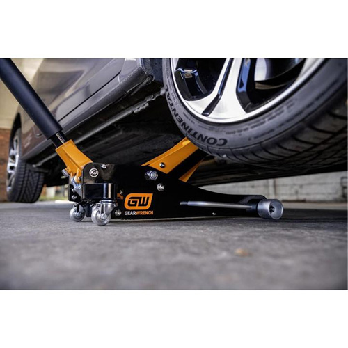 Aluminum Racing Jack, 2 Ton(s) Capacity, 3-1/4" Lowered, 18-1/2" Raised, Manual Hydraulic Groupe Belzile Dickner