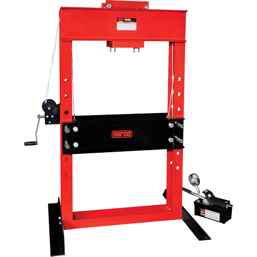 Presse pour atelier op&eacute;r&eacute;e par une pompe/hydraulique &agrave; air, Capacit&eacute; 50 tonnes Groupe Belzile Dickner