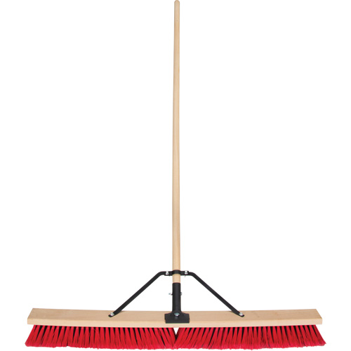 Balai-brosse &agrave; manche renforc&eacute;, 36", Moyen, Soies PVC Groupe Belzile Dickner