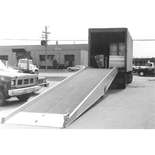 Mobile Yard Ramp, 11000 lbs. Capacity, 72" W x 30' L Groupe Belzile Dickner