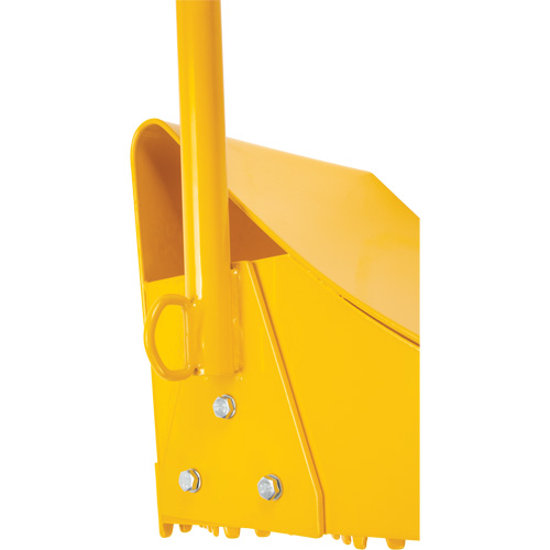 Ice Chock with Ergonomic Handle, Steel, Yellow, 8-1/16" W x 10-5/8" D x 8-13/16" H Groupe Belzile Dickner