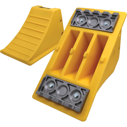 40 Ton Large Equipment Wheel Chock with Aluminum Cleats, Urethane, Yellow Groupe Belzile Dickner