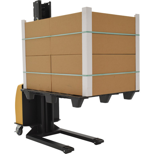 Gerbeur motoris&eacute; avec m&acirc;t &eacute;troit, Fonctionnement &eacute;lectrique, Capacit&eacute; 1000 lb, Lev&eacute;e max 63" Groupe Belzile Dickner