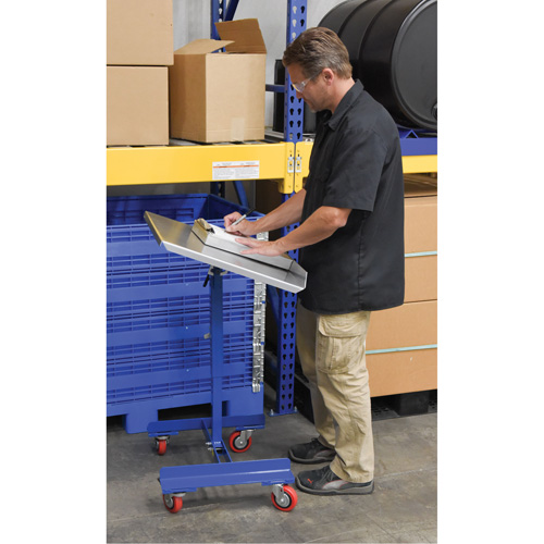 Mobile Tilting Work Table Groupe Belzile Dickner