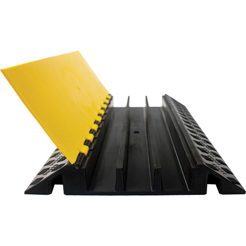Protecteur de c&acirc;ble droit robuste Powerhouse, 3 canaux, 36" lo x 19,75" la x 3" h Groupe Belzile Dickner