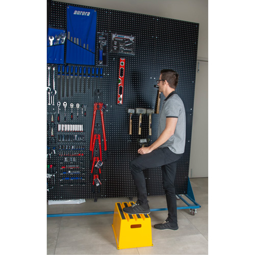 Escabeau industriel, 20-7/8" x 12-3/16" x Hauteur 12" Groupe Belzile Dickner