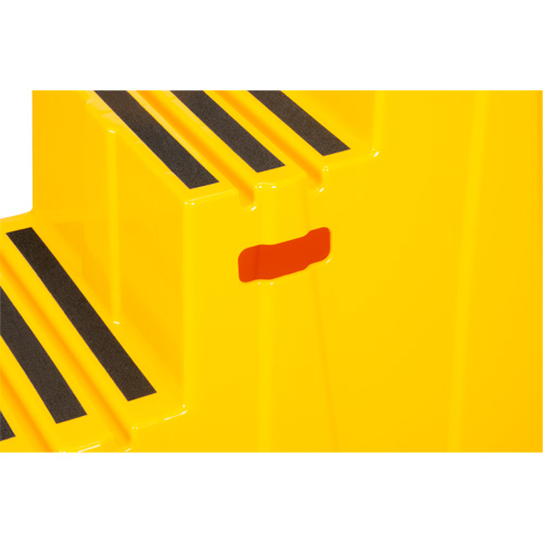 Escabeau industriel, 3 marches, 34-13/16" x 22-7/16" x Hauteur 28-1/2" Groupe Belzile Dickner