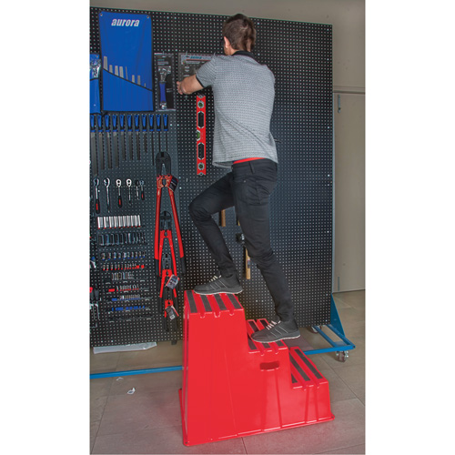 Escabeau industriel, 3 marches, 34-13/16" x 22-7/16" x Hauteur 28-1/2" Groupe Belzile Dickner