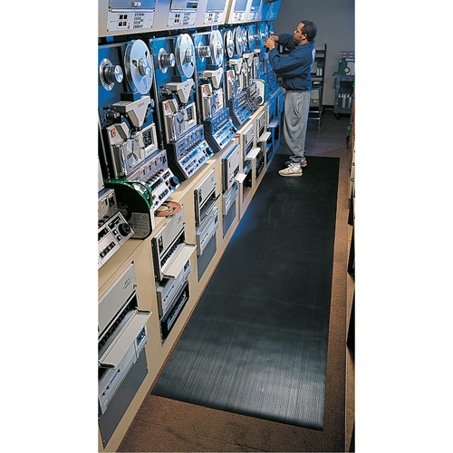 Standard Mat No.381, Ergonomic, 3' x 105' x 1/8", Black Groupe Belzile Dickner