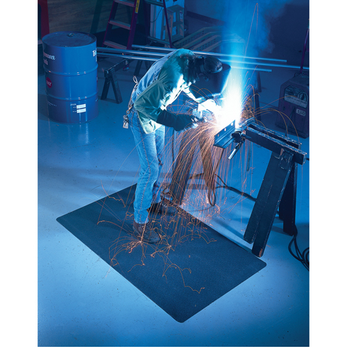 Tapis Weldsafe Ultrasoft no 447, Caoutchouc, 20' lo, 2' la x 7/8" &eacute;pais, Noir Groupe Belzile Dickner