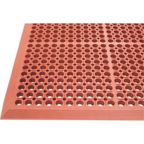 Tapis de s&eacute;rie Competitor, &agrave; fentes, 3' x 5' x 7/8", Orange, Caoutchouc naturel Groupe Belzile Dickner