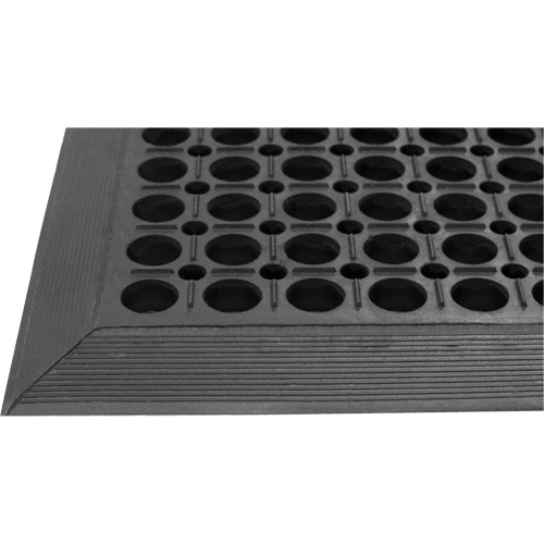 Competitor Series Mats, Slotted, 3' x 5' x 7/8", Black, Natural Rubber Groupe Belzile Dickner