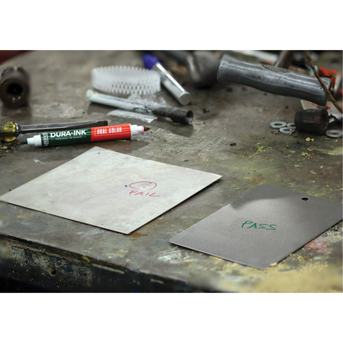 Markal&reg; Dura-Ink&reg; Dual Colour Permanent Ink Marker, Green/Red, Bullet Tip Groupe Belzile Dickner