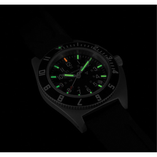 Montre Steel Navigator avec date sur ensemble bracelet en caoutchouc noir de trois morceaux, Num&eacute;rique, &agrave; piles, 41 mm, Noir Groupe Belzile Dickner