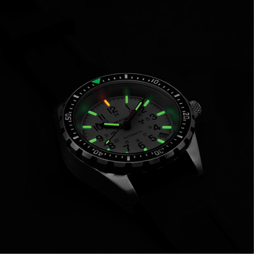 Montre automatique moyenne pour plongeur &eacute;dition arctique, Num&eacute;rique, &agrave; piles, 36 mm, Noir Groupe Belzile Dickner