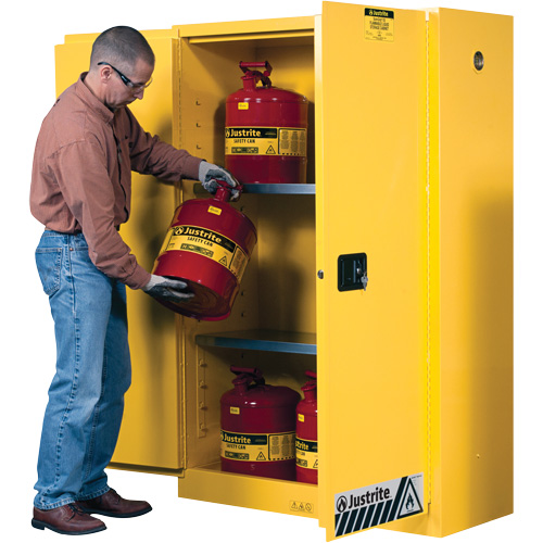 Armoires Sure-Grip EX pour produits inflammables, 45 gal., 2 Porte(s), 43" La x 65" h x 18" p Groupe Belzile Dickner