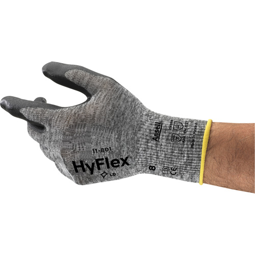 Gants Hyflex 11-801, 7/Petit, R&ecirc;vetement Mousse de nitrile, Calibre 15, Enveloppe en Nylon Groupe Belzile Dickner
