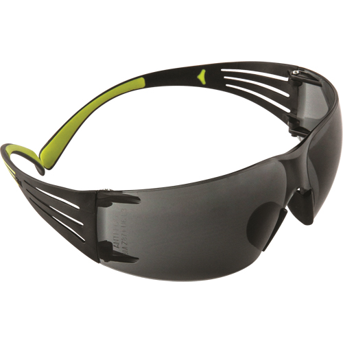 Lunettes de s&eacute;curit&eacute; SecureFit s&eacute;rie 400, Lentille Grise/fum&eacute;e, Antibu&eacute;e/Anti-&eacute;gratignures, ANSI Z87+/R&eacute;pond ou surpasse la norme CSA Z94.3 Groupe Belzile Dickner