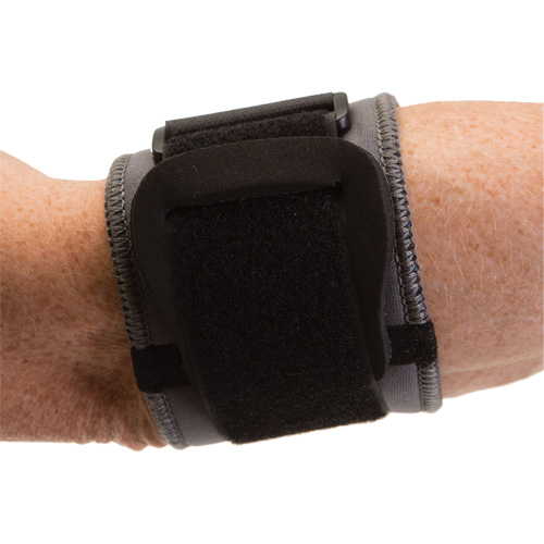 Gaines enveloppantes thermiques pour coude du joueur de tennis Groupe Belzile Dickner