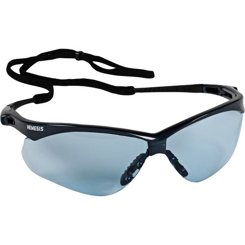 Lunettes de s&eacute;curit&eacute; Nemesis de Kleenguard, Lentille Bleu p&acirc;le, Anti-&eacute;gratignures, ANSI Z87+/R&eacute;pond ou surpasse la norme CSA Z94.3 Groupe Belzile Dickner