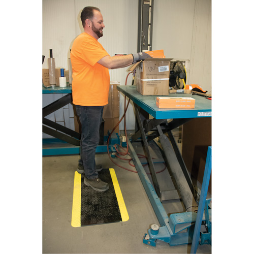 Tapis antifatigue, Losange, 1-2/3' x 3-1/4' x 3/4", Noir/Jaune, Polyur&eacute;thane Groupe Belzile Dickner