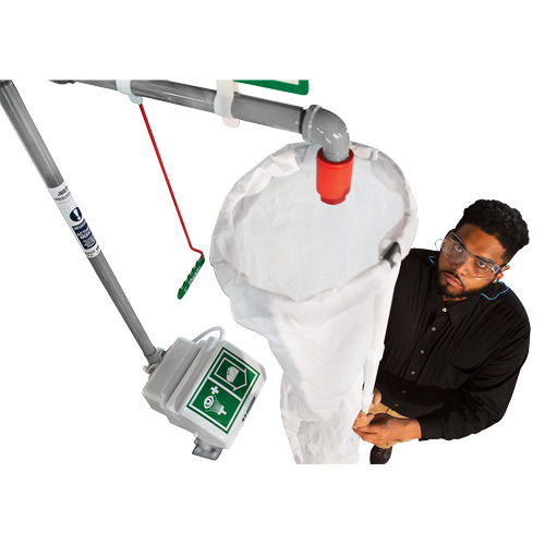 Trousse d'analyse de douche de s&eacute;curit&eacute; avec seau et manchon de douche Groupe Belzile Dickner