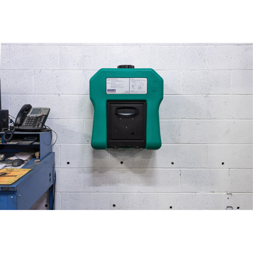 Poste de douche oculaire portable autonome, Aliment&eacute; par gravit&eacute;, Capacit&eacute; 16 gal., Conformit&eacute; ANSI Z358.1 Groupe Belzile Dickner