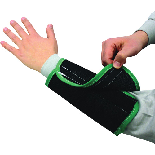 Kut Gard&reg; 2-Ply Cane Mesh Sleeve, Nylon, 9", ASTM ANSI Level A4, Black Groupe Belzile Dickner