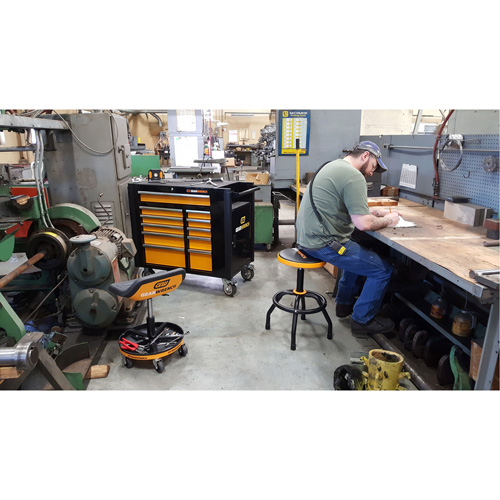 Chariot &agrave; outils &eacute;lectrique, 11 tiroirs, 42-1/2" la x 24-7/16" p x 41" h, Noir/Orange Groupe Belzile Dickner