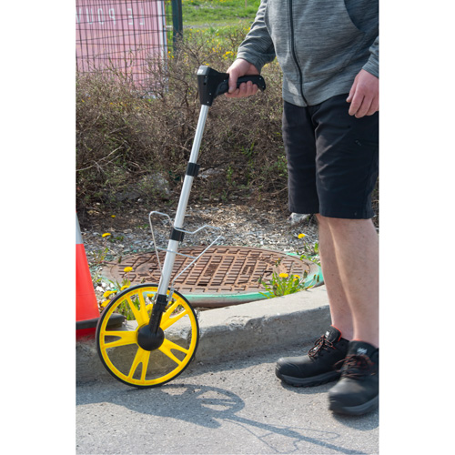 Digital Distance Measuring Wheel, 12.5"/31.8 cm, 99999.9 m Range, Feet/Metres Groupe Belzile Dickner