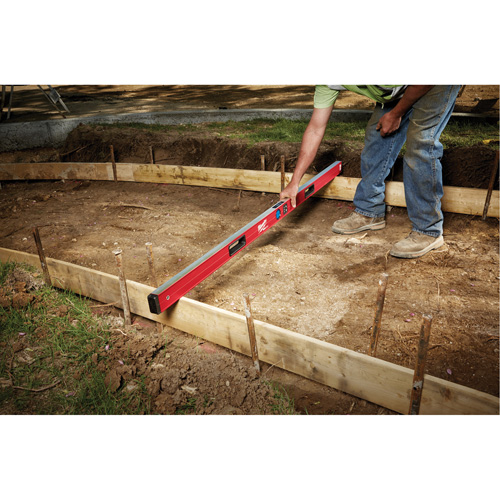 Niveau num&eacute;rique Redstick avec technologie de mesure Pin-Point Groupe Belzile Dickner