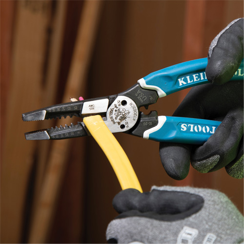 Outil polyvalent Klein-Kurve pour d&eacute;nuder, couper et sertir les fils, 8-1/4" lo, 8 - 20 AWG Groupe Belzile Dickner