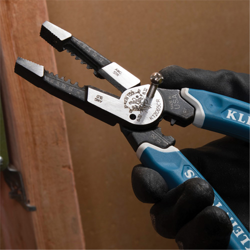 Outil polyvalent Klein-Kurve pour d&eacute;nuder, couper et sertir les fils, 8-1/4" lo, 8 - 20 AWG Groupe Belzile Dickner
