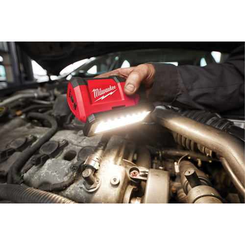 M12 Rover Service & Repair Flood Light with USB Charging, LED, 700 Lumens Groupe Belzile Dickner