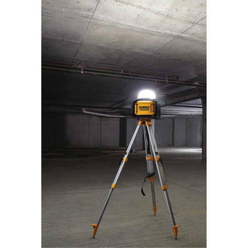 Baladeuse polyvalent sans fil Tool Connect 20V Max, DEL, 5000 lumens, Boîtier en Plastique Groupe Belzile Dickner