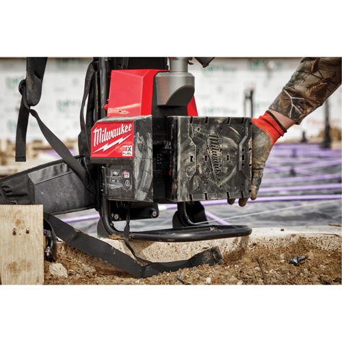 Ensemble vibrateur &agrave; b&eacute;ton &agrave; dos MX Fuel Groupe Belzile Dickner