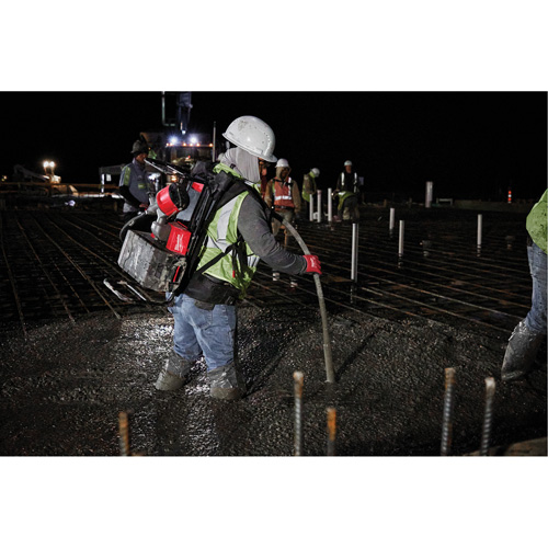 Ensemble vibrateur &agrave; b&eacute;ton &agrave; dos MX Fuel Groupe Belzile Dickner