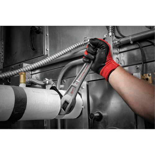 Cl&eacute; &agrave; tuyau coud&eacute;e en aluminium, Cap des m&acirc;choires 2", Longueur 14", Fini Rev&ecirc;tement en poudre, Prise Ergonomique Groupe Belzile Dickner