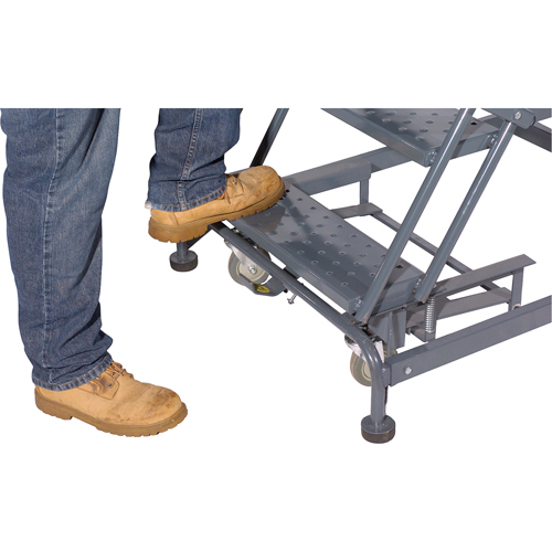 &eacute;chelles roulantes avec pied verrouillable activ&eacute; par le poids, 6 marches, Largeur de la marche 24", Hauteur de la plateforme 60", Acier Groupe Belzile Dickner