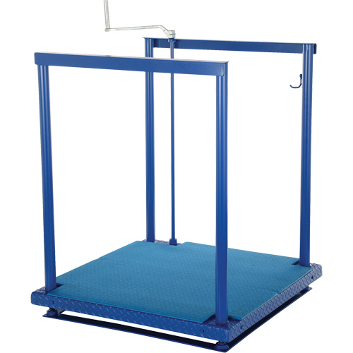 Ergonomic Posi-Crank Platform With Anti-Fatigue Mat, 36" W x 72" D, 500 lbs. Capacity, All-Welded Groupe Belzile Dickner