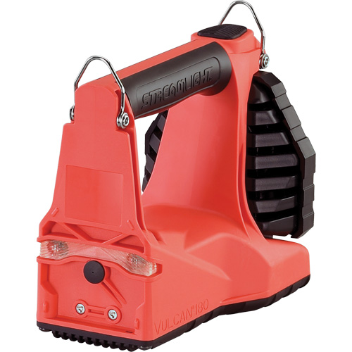 Lanterne multifonctionnelle 180 Vulcan, DEL, 1200 lumens, 5.75 hres de fonctionnement, piles Rechargeable, Compris Groupe Belzile Dickner