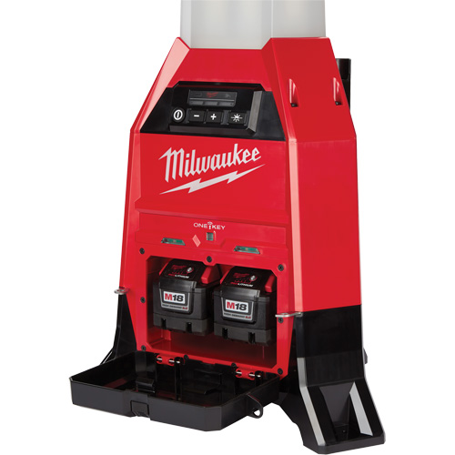 Lampe de chantier M18 Radius et chargeur avec One-Key, DEL, 4800/9000/2500 lumens, Boîtier en Plastique Groupe Belzile Dickner