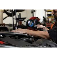 D&eacute;bitm&egrave;tre &eacute;lectronique de lubrifiant avec rallonge flexible &agrave; 90° Groupe Belzile Dickner