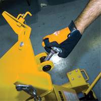 Yellow Jackit Transmission Jack, 2.2 Ton(s) Lifting Capacity Groupe Belzile Dickner