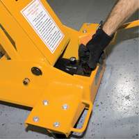 Yellow Jackit Transmission Jack, 2.2 Ton(s) Lifting Capacity Groupe Belzile Dickner